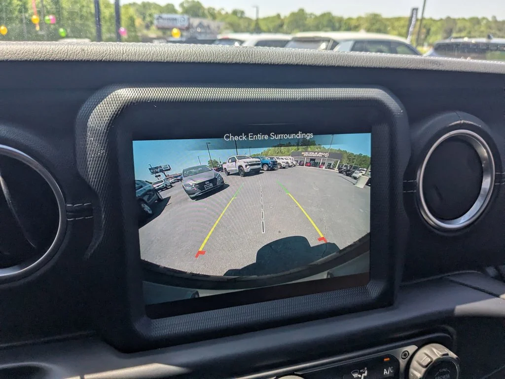 Used 2022 Sting-Gray Clearcoat Jeep Unlimited Sahara image 17