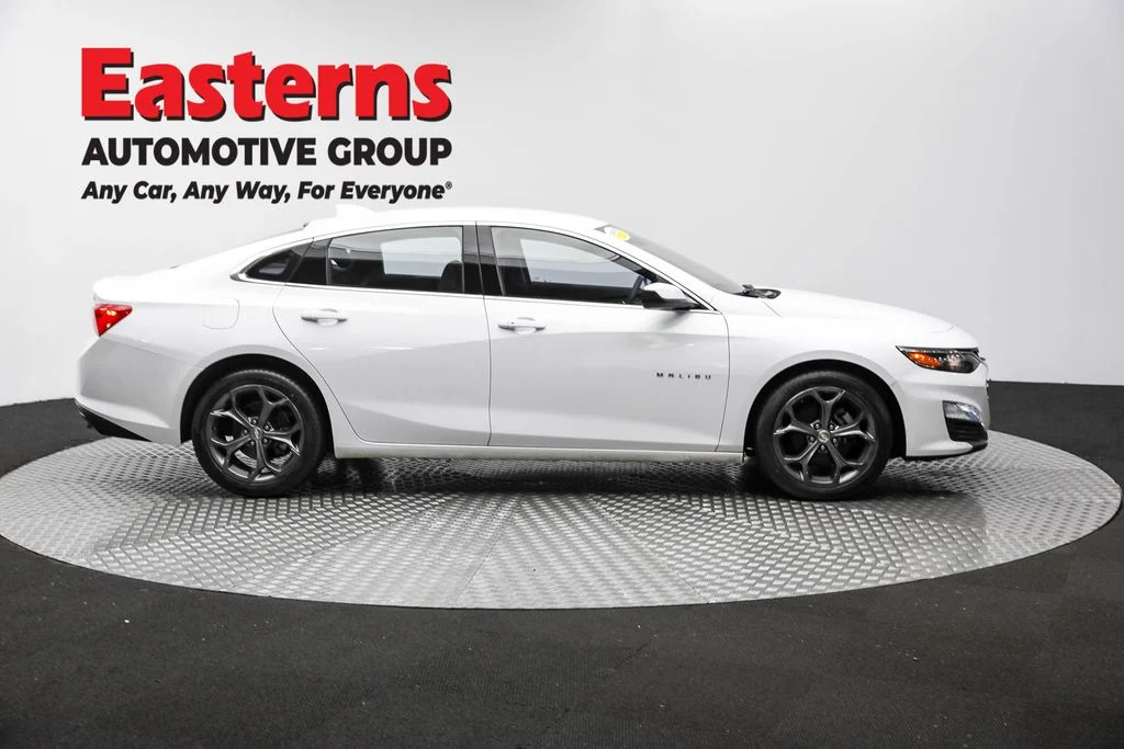 Used 2023 White Chevrolet LT image 4