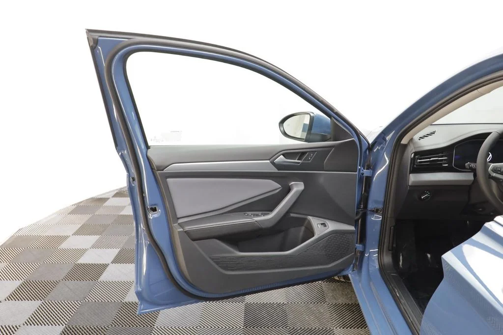 New 2026 Blue Volkswagen 1.5T SE image 6
