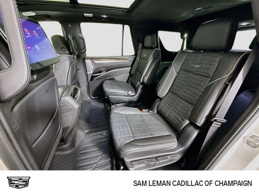 Used 2025 White Cadillac Sport Platinum image 26