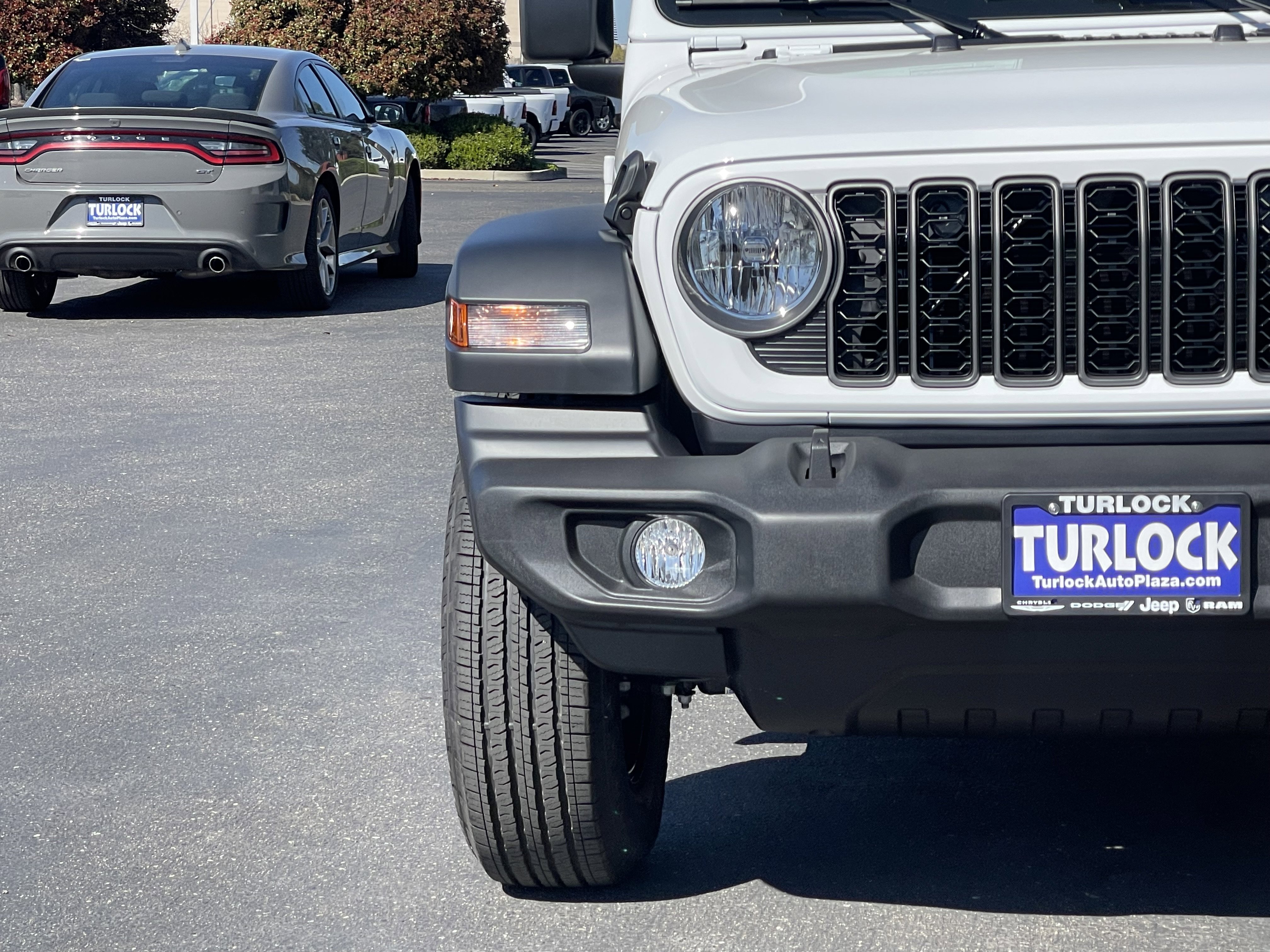 View vehicle photo 3