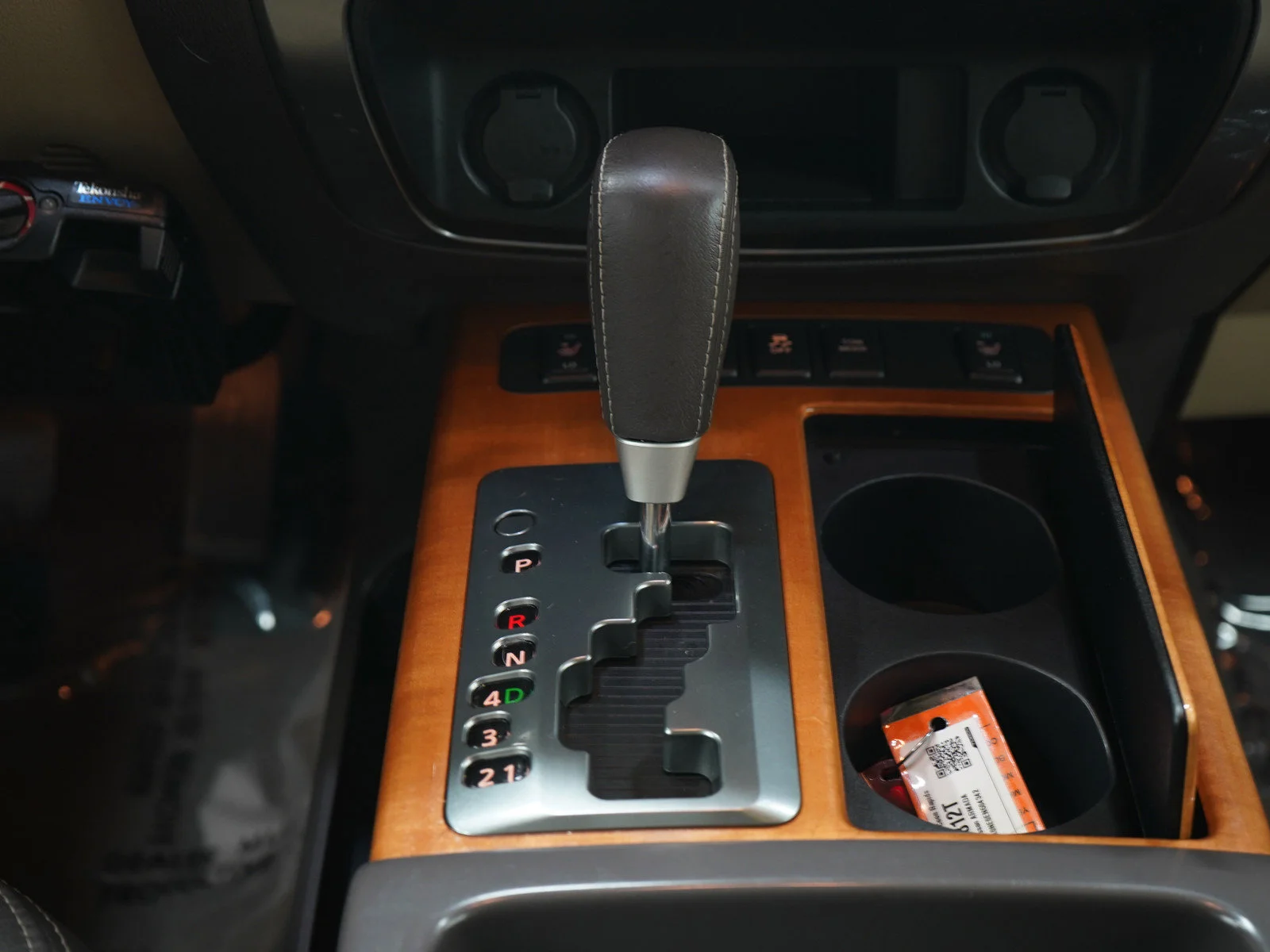 Used 2014 Pearl White Nissan Platinum image 21