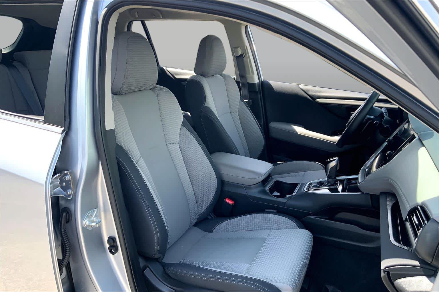 Used 2025 Ice Silver Metallic Subaru Premium image 8