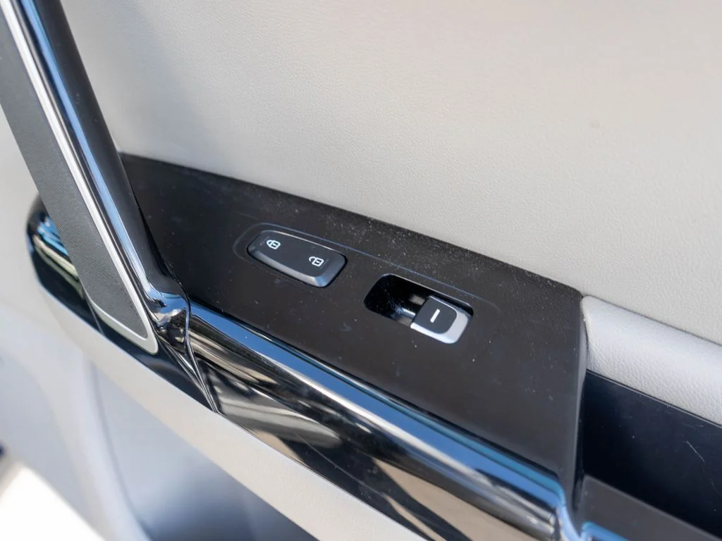 Used 2018 Silver Kia EX image 11