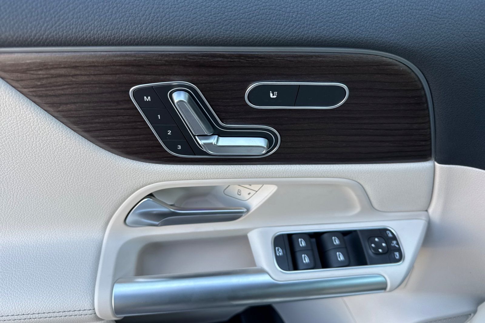 New 2026 Polar White Mercedes-Benz GLA 250 image 23