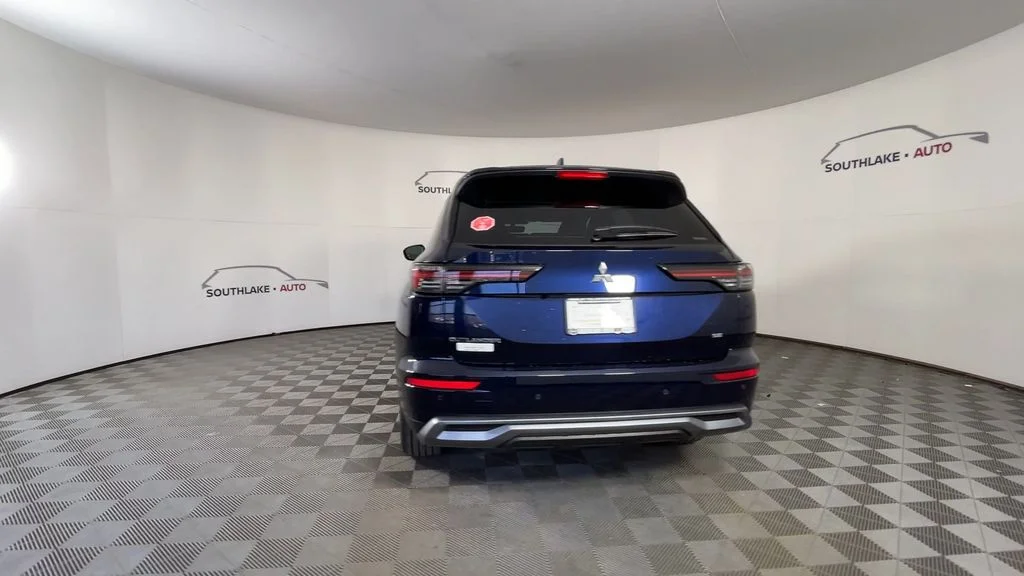 New 2026 Blue Mitsubishi SE 1.5T S-AWC image 8