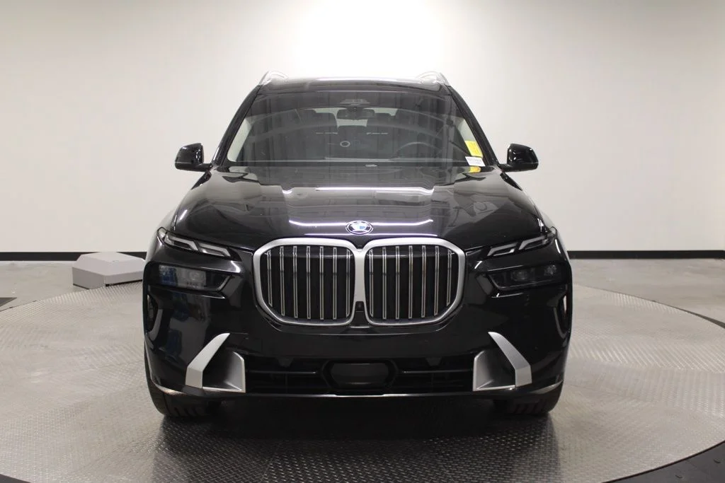 Used 2024 Black BMW xDrive40i image 10