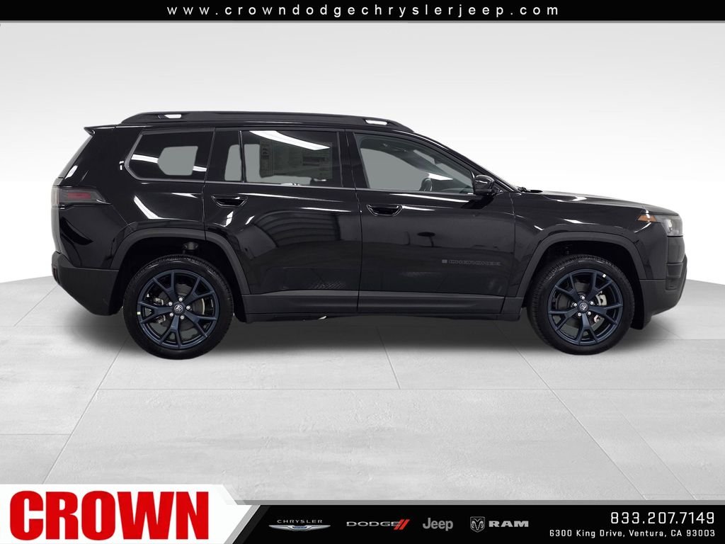 New 2026 Diamond Black Crystal Pearl-Coat Exterior Paint Jeep  image 4