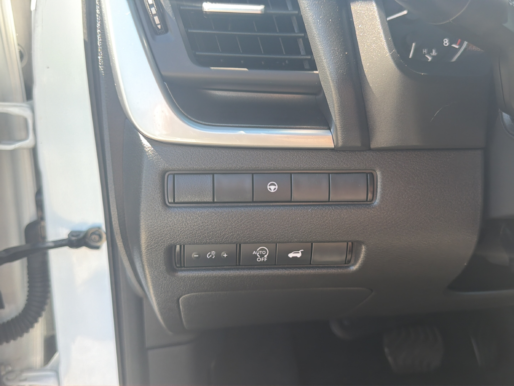 Certified Used 2024 White Nissan SV image 39