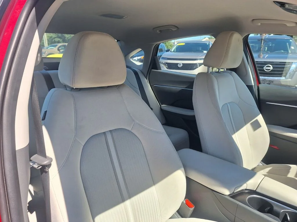 Used 2025 Red Hyundai SEL image 30
