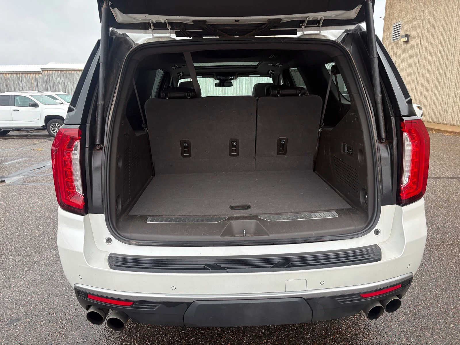 Used 2023 White GMC Denali image 8