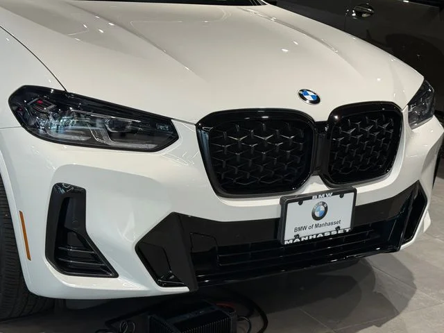 Used 2024 Alpine White BMW xDrive30i image 7
