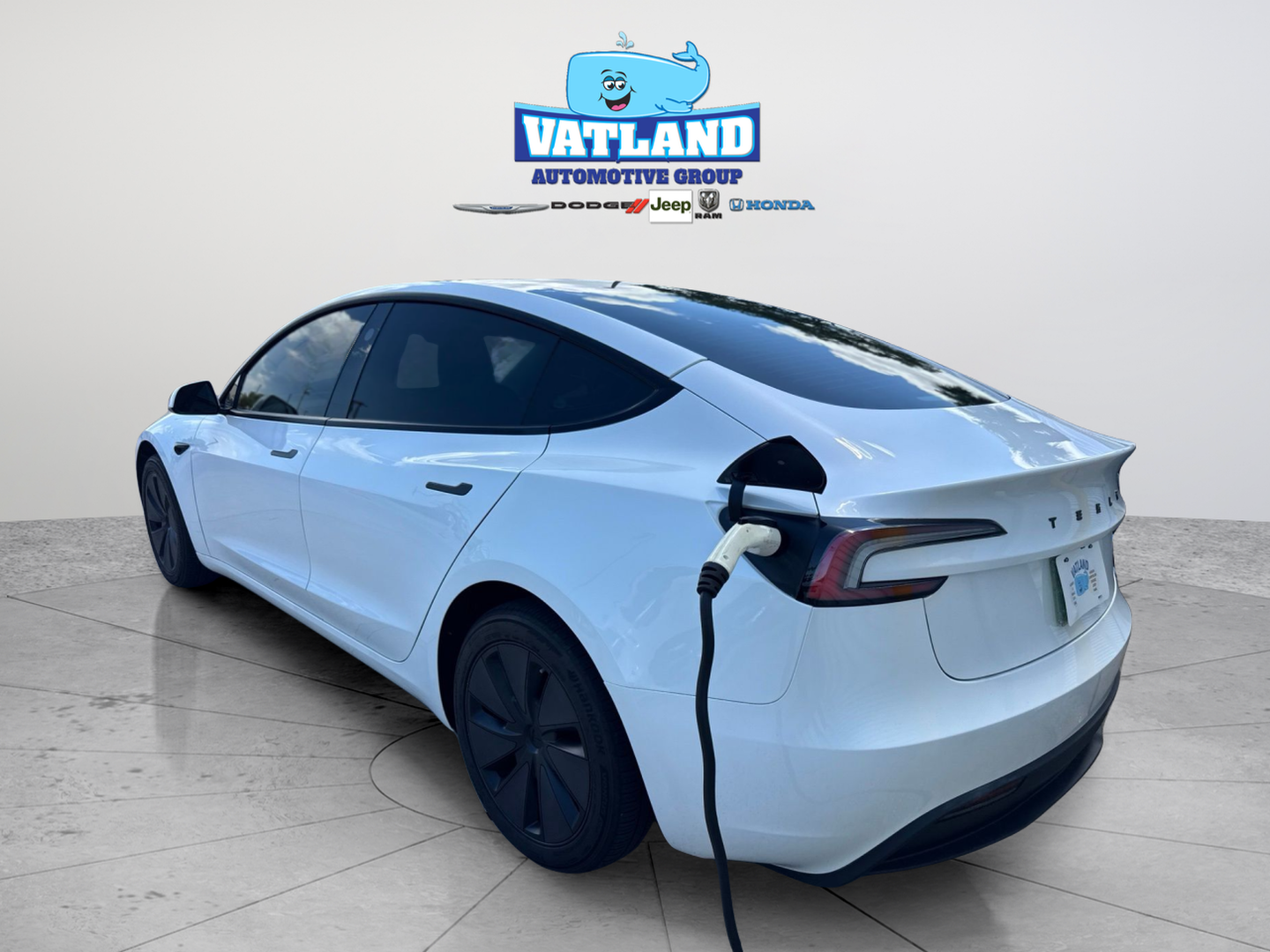 Used 2025  Tesla Long Range image 50