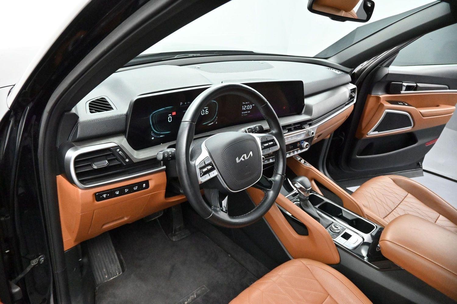 Used 2023 Ebony Black Kia EX X-Line image 12
