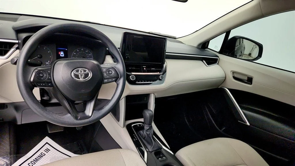 Used 2025 Jet Black Toyota L image 11