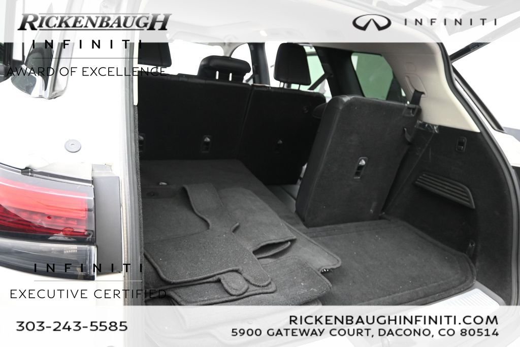 Certified Used 2023 White INFINITI LUXE image 13