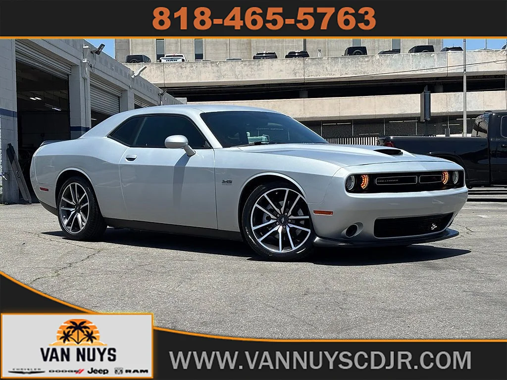 2023 Dodge Challenger R/T's photo