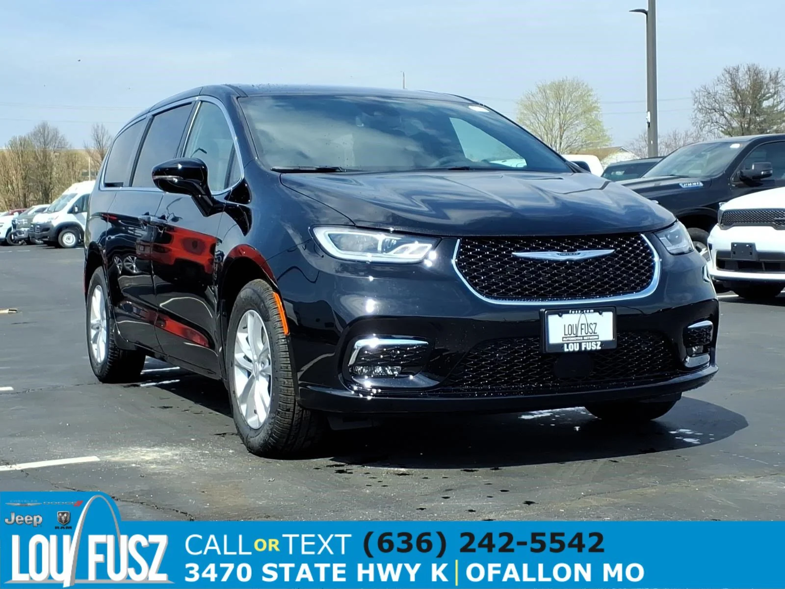 2026 Chrysler Pacifica Select AWD's photo
