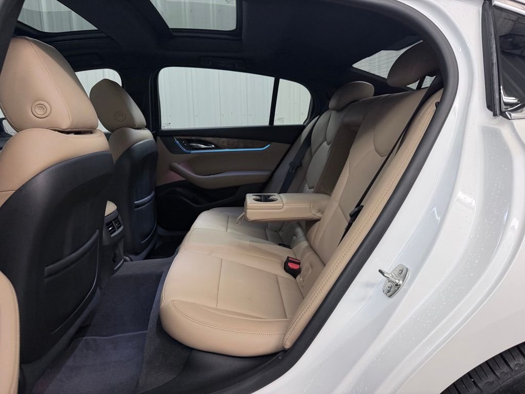 Used 2025 White Cadillac Premium Luxury image 38