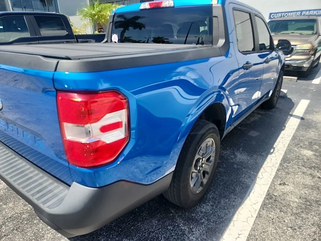Used 2022 Blue Metallic Ford XLT image 2