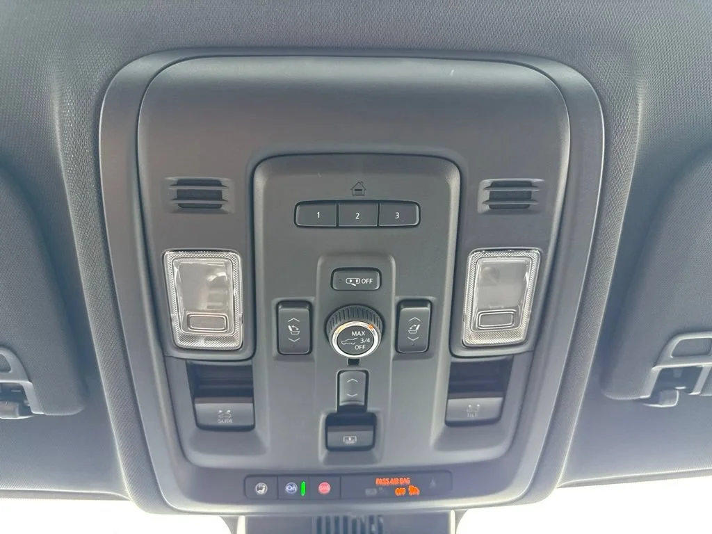 Used 2023 Black Chevrolet High Country image 49
