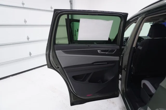 New 2026 Avocado Green Pearl Volkswagen 2.0T Peak Edition image 19