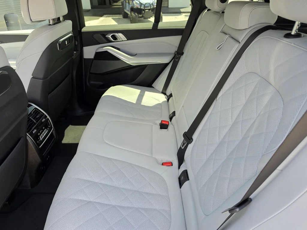 Used 2026 Gray BMW sDrive40i image 14