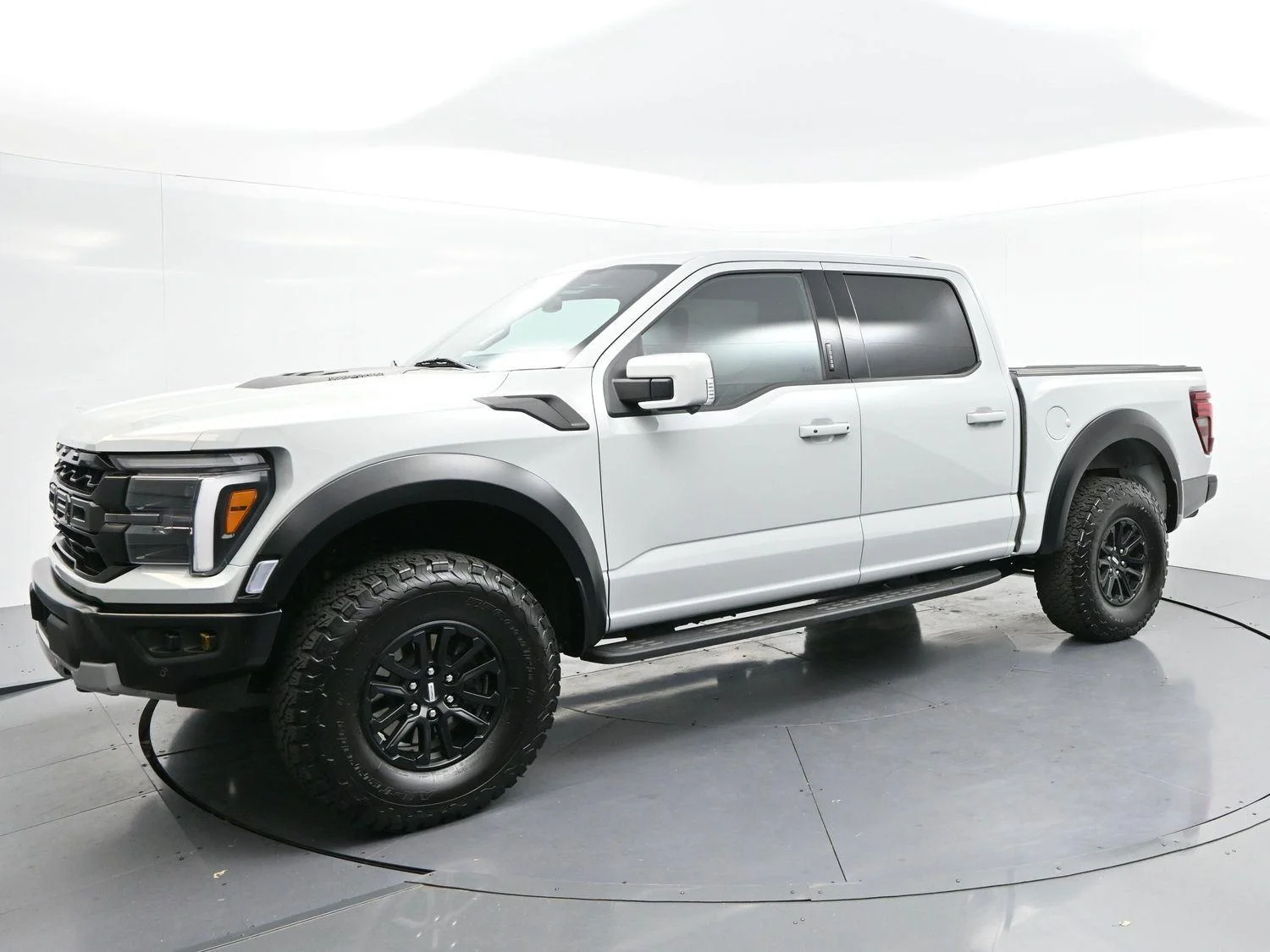 Used 2024 Avalanche Gray Ford Raptor image 4