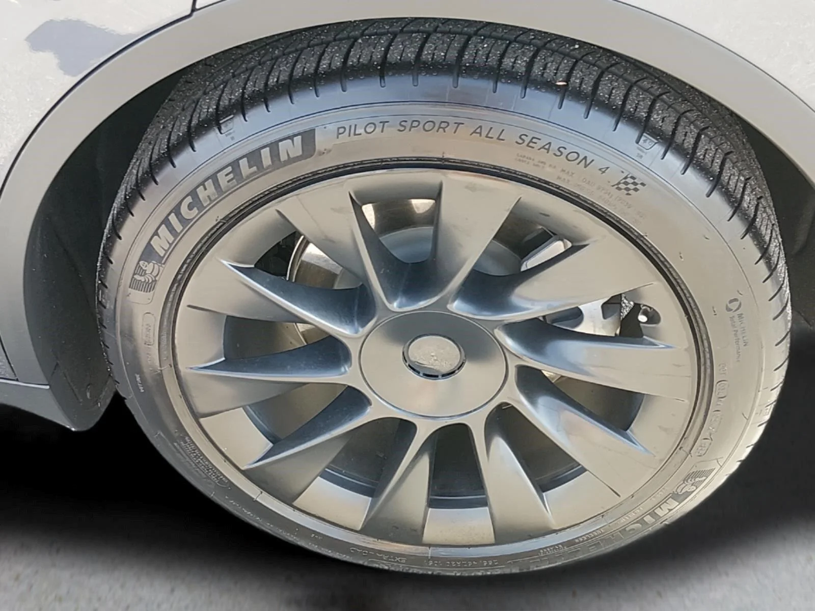 Used 2022 Midnight Silver Metallic Tesla Long Range image 12