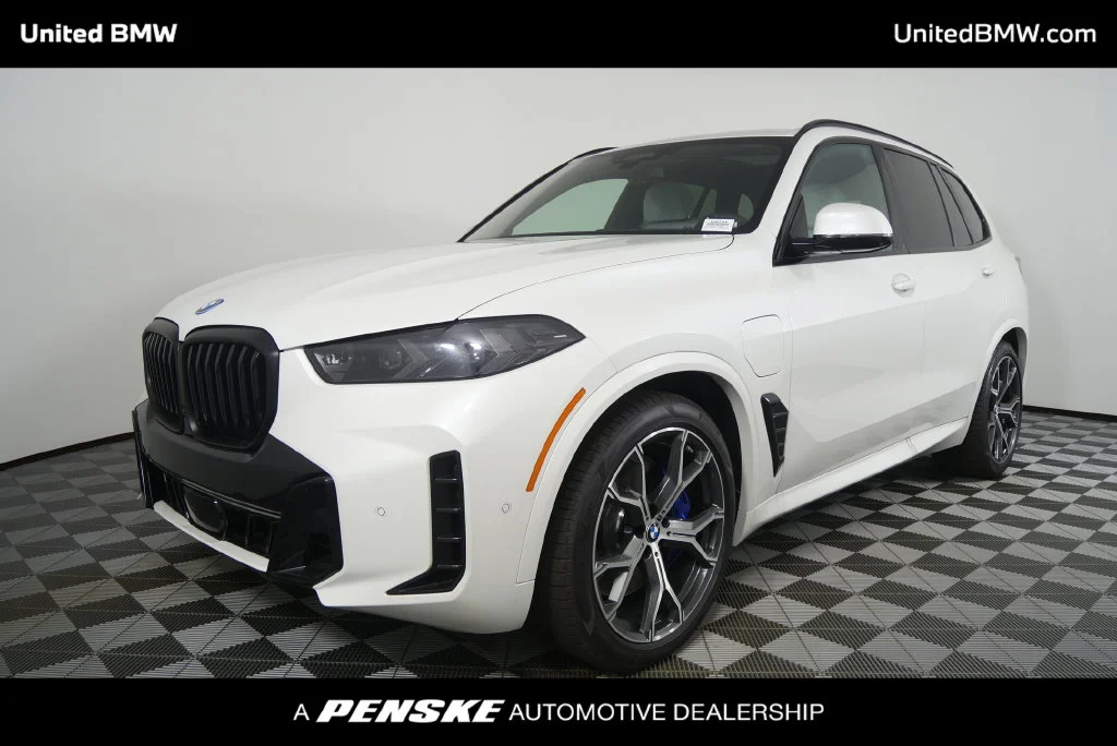 New 2026 White Metallic BMW xDrive50e image 1