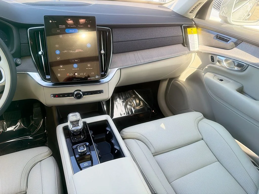 2026 Volvo XC90 Ultra - Photo 25