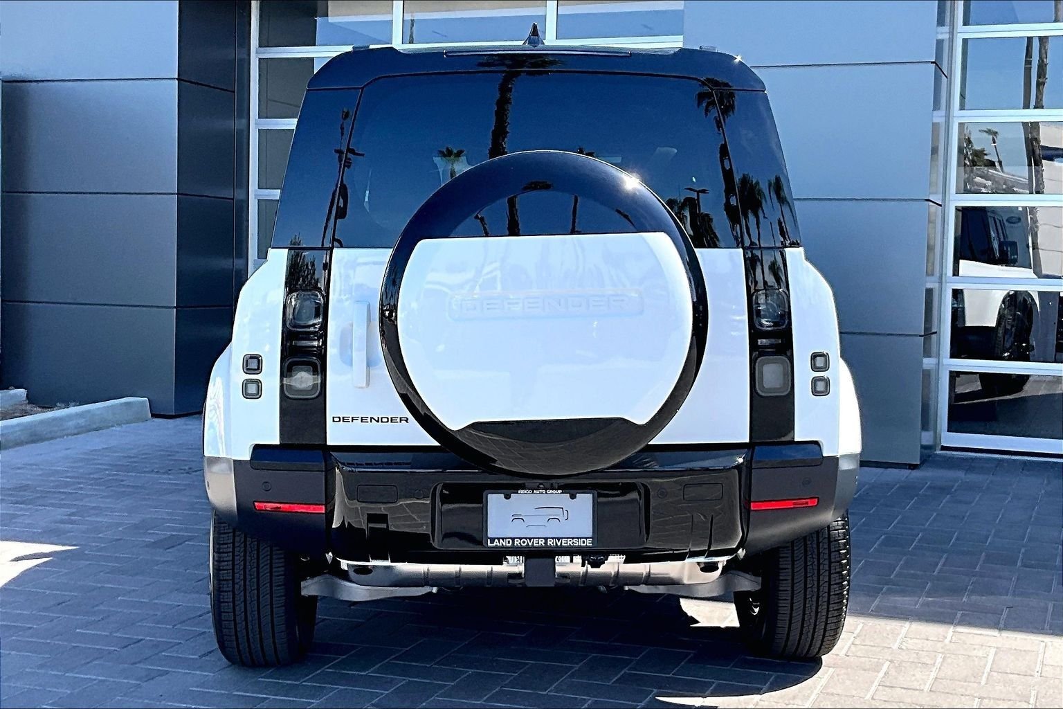 New 2026 Fuji White Land Rover S image 4