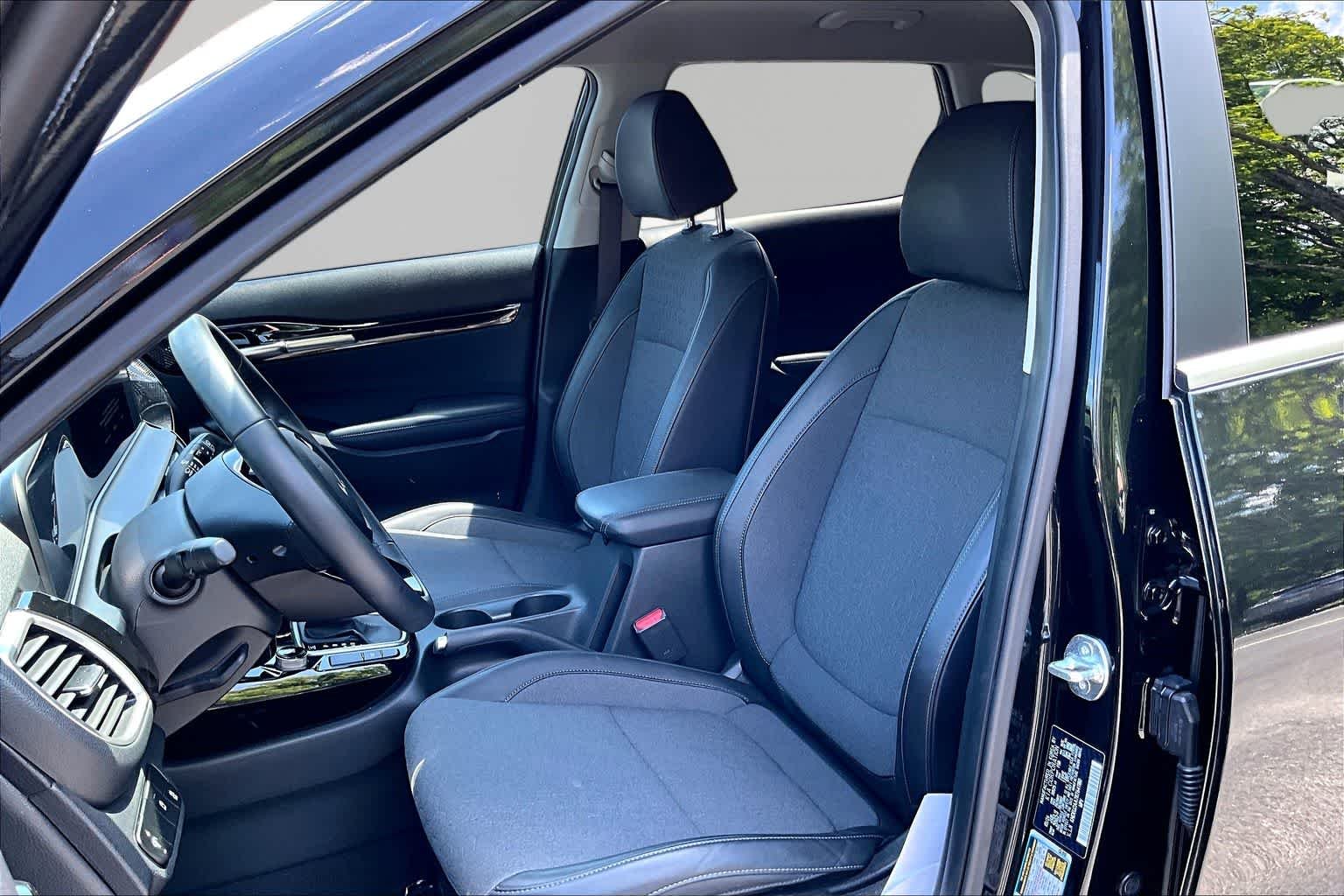 Used 2024 Fusion Black Kia S image 8