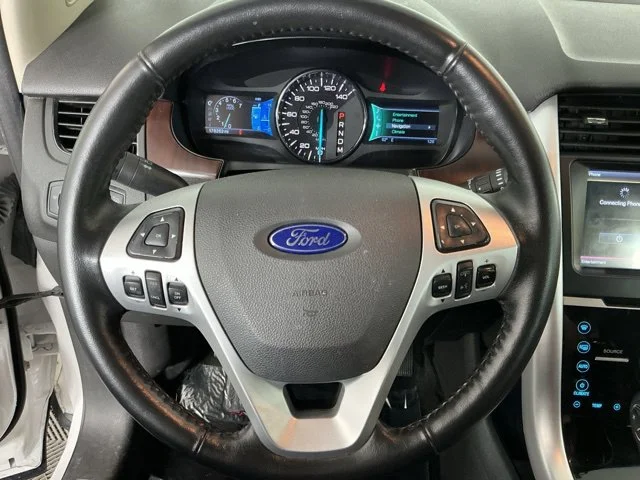 Used 2011 White Platinum Clearcoat Metallic Ford Limited image 16
