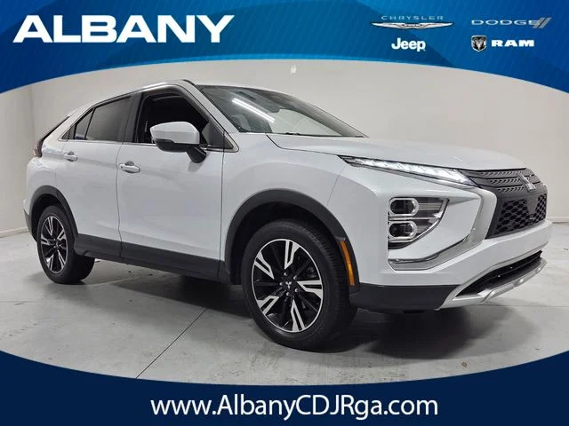 Used 2024 White Mitsubishi SEL image 1