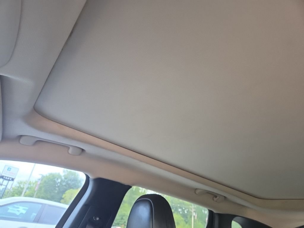 Used 2016 Red Jeep Limited image 8