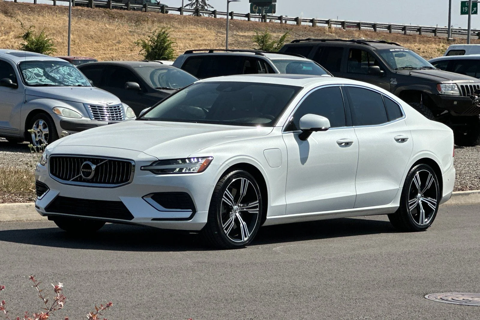 Used 2021 White Volvo T8 Inscription image 7