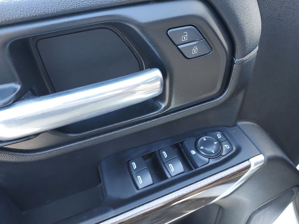 Used 2021 White Chevrolet LT image 19