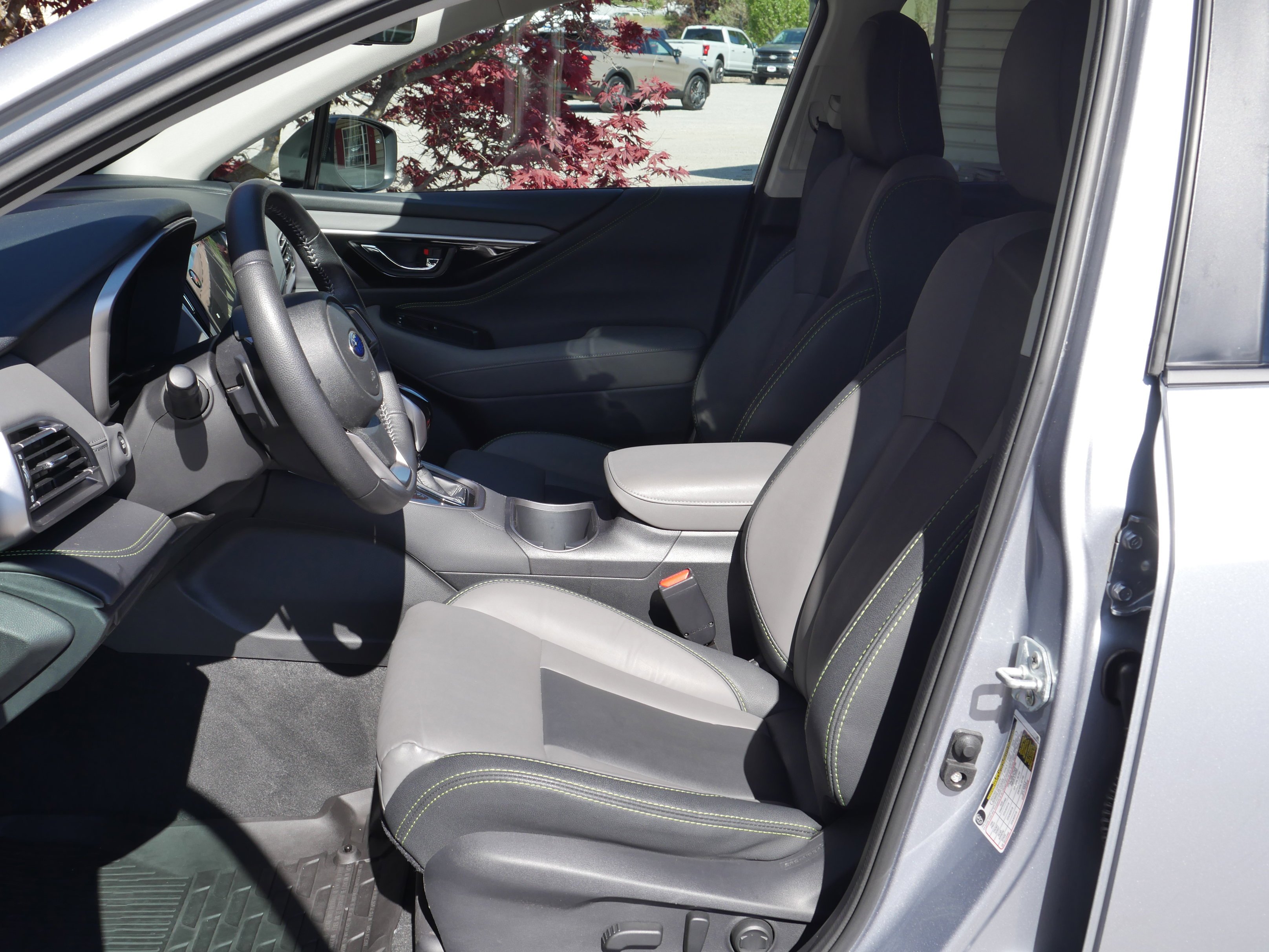 Used 2023 Ice Silver Metallic Subaru Onyx Edition XT image 3