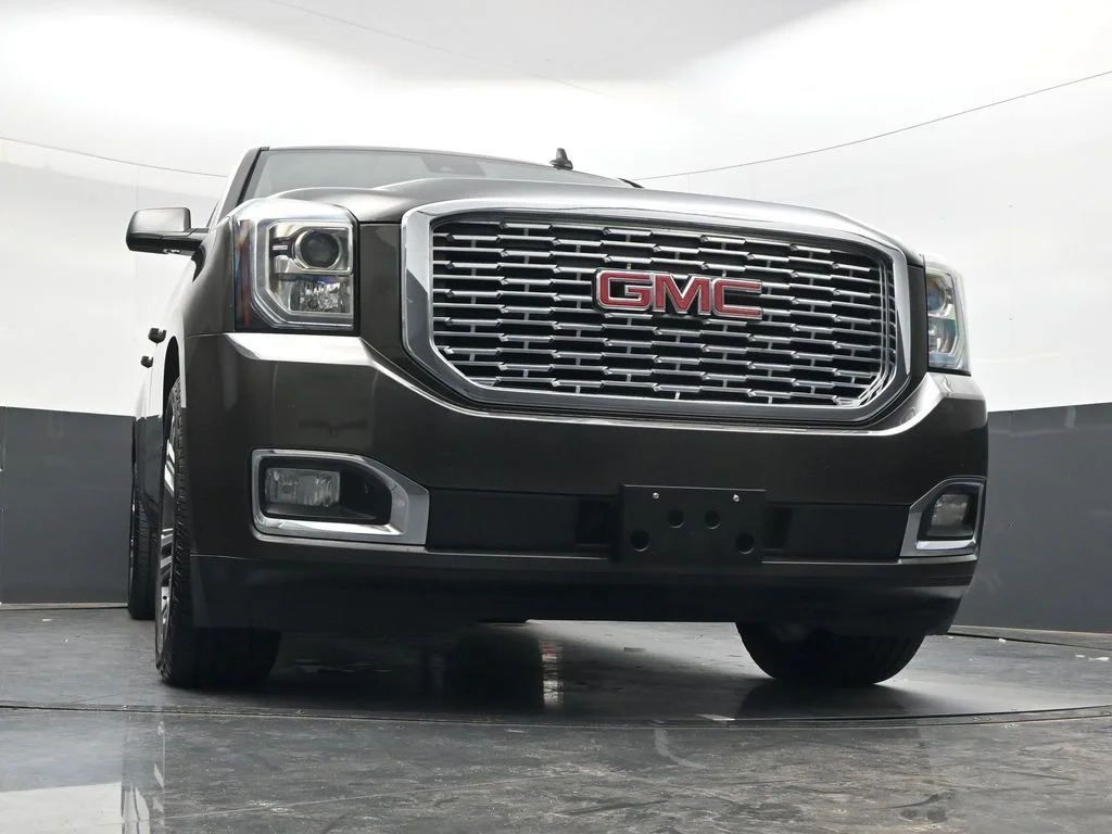 Used 2019 Gray GMC Denali image 43