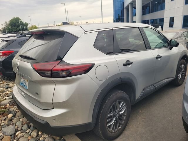 Used 2024 Silver Nissan S image 3