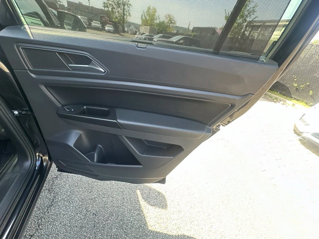 Used 2019 Black Volkswagen 3.6L V6 SE image 33