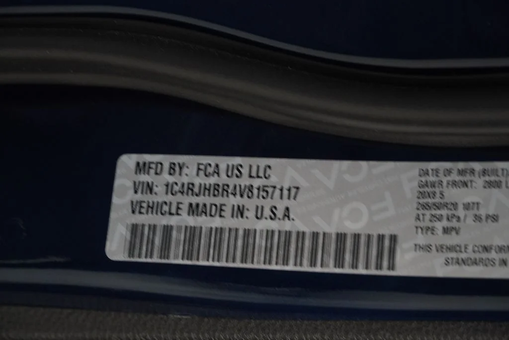 New 2027 Fathom Blue Pearl-Coat Paint Jeep Limited Reserve image 39