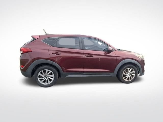 Used 2016 Red Hyundai SE image 3