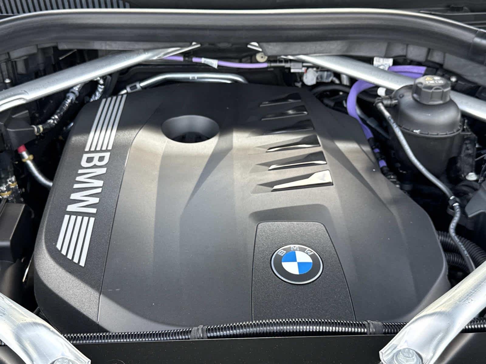 New 2026 Carbon Black Metallic BMW xDrive40i image 13