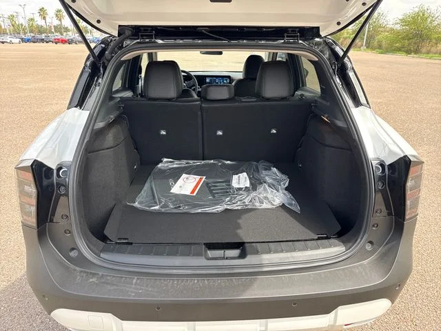 New 2027 Aspen White TriCoat / Super Black Two-tone Nissan SR image 18