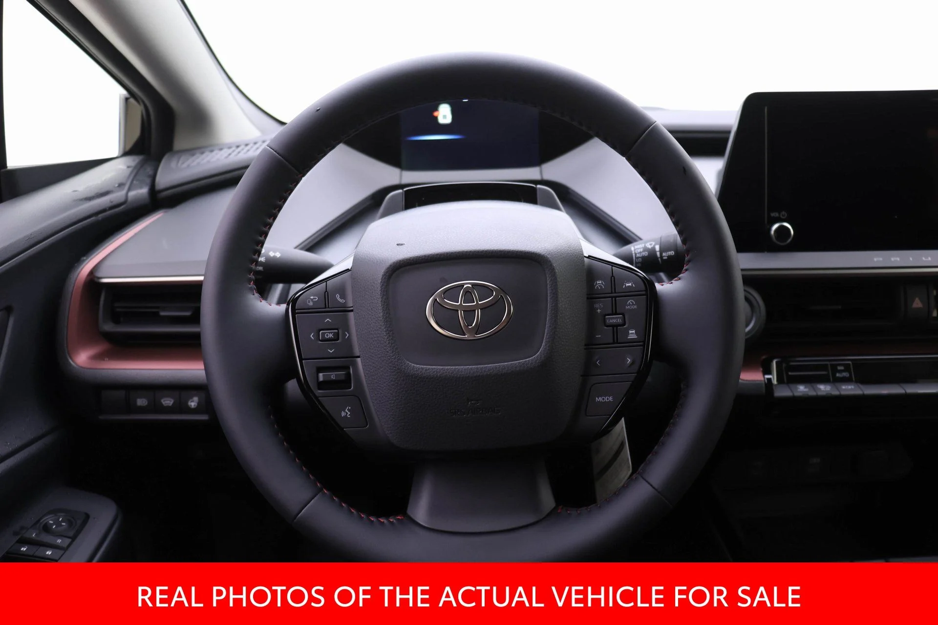2026 Toyota Prius Plug-in Hybrid SE - Photo 13
