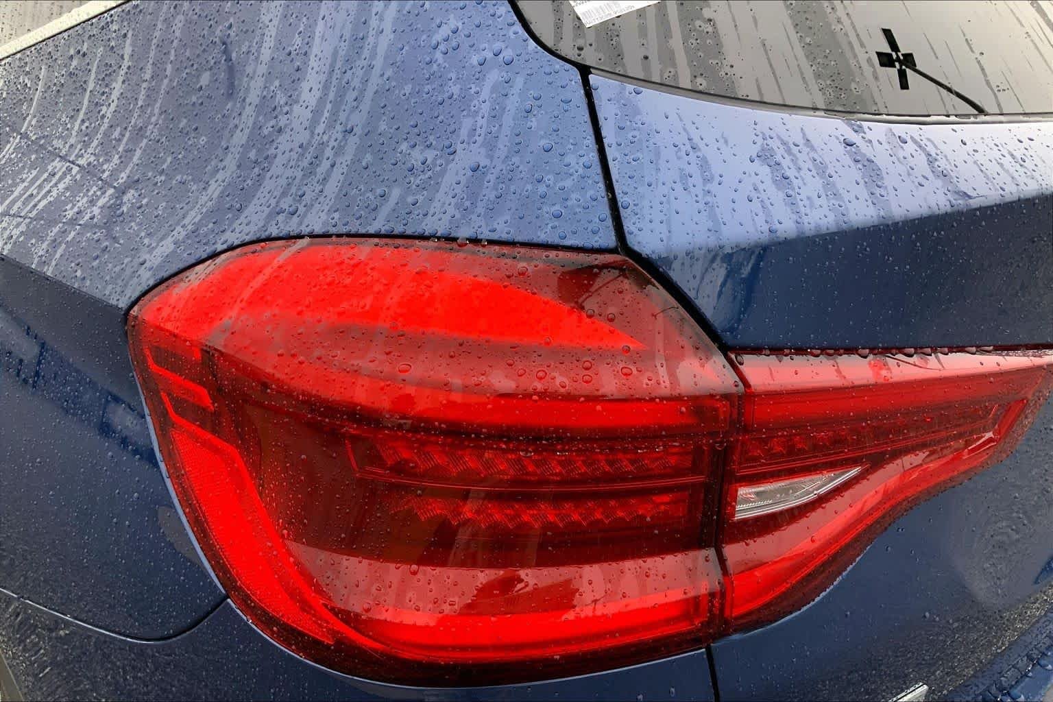 Used 2020 Phytonic Blue Metallic BMW sDrive30i image 27