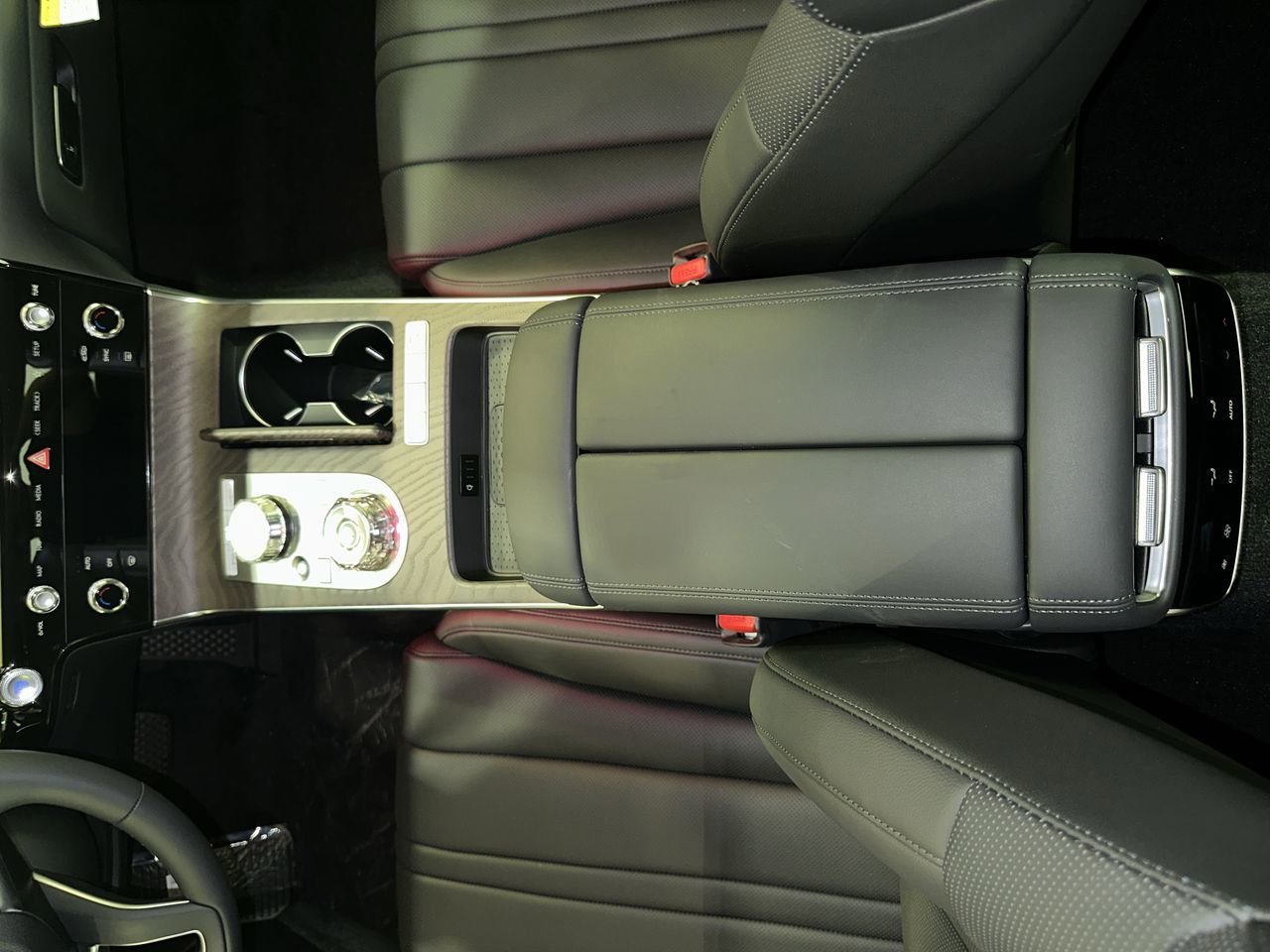 2026 GENESIS G80 Advanced - Photo 23