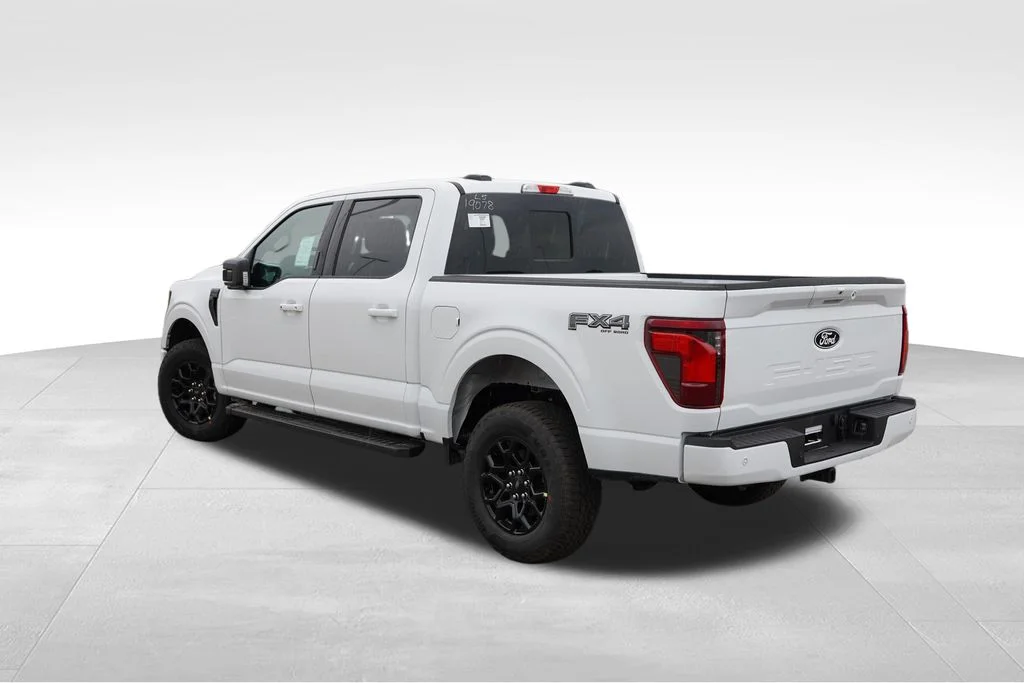 New 2026 Oxford White Ford XLT image 5